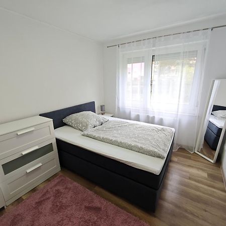 Fh-Naehe: Modernes Apt Mit Balkon Hof (Bavaria) Exterior foto